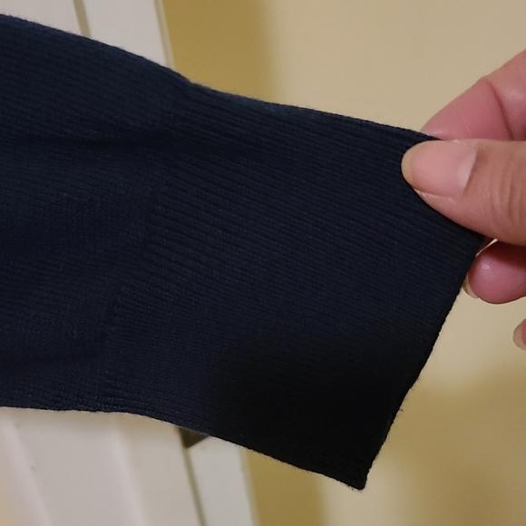 ST. JOHN'S BAY Men's Blue Long Sleeve V-Neck Sweater - Size Large - Picture 4 of 4